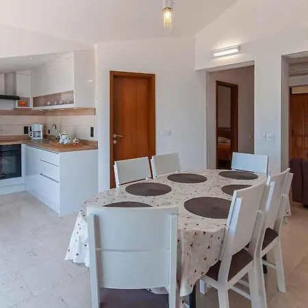 Roko Apartament *
